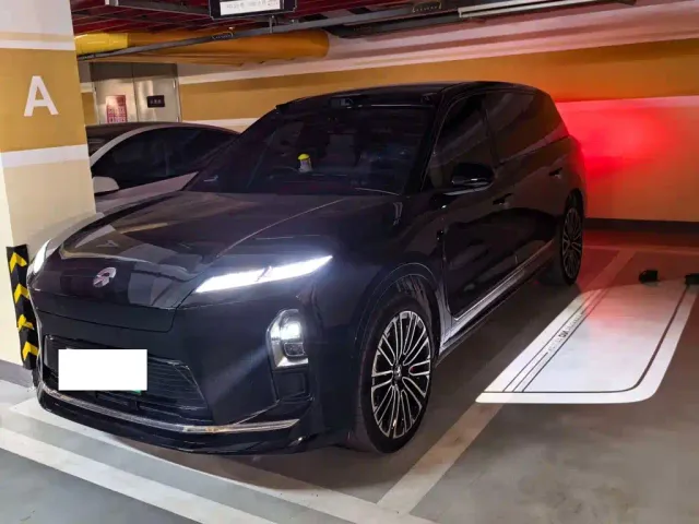 Nio ES8 — Фото автомобиля 5