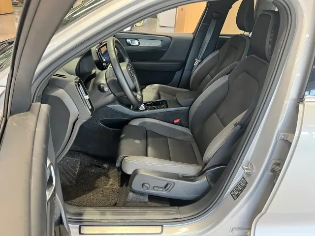 Volvo XC40 — Фото автомобиля 9