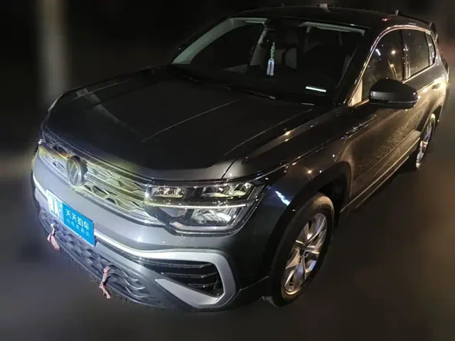 Фотография автомобиля — Volkswagen Tharu