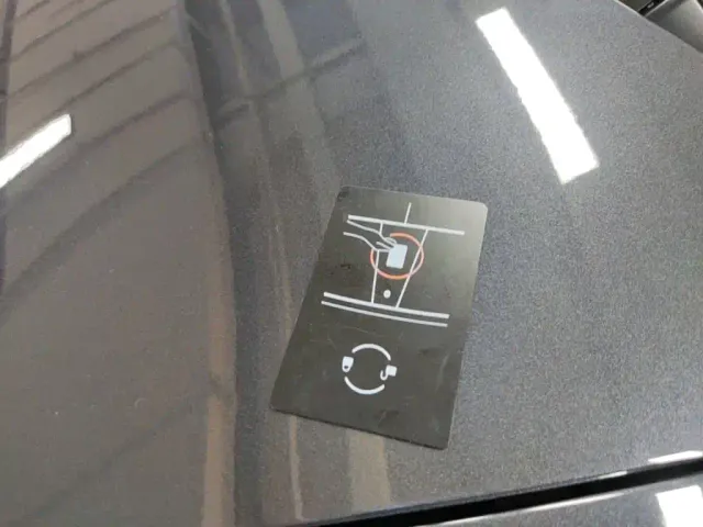 Tesla Model Y — Фото автомобиля 8