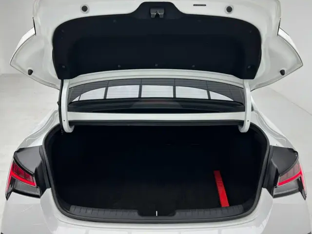 Hyundai Elantra — Фото автомобиля 22