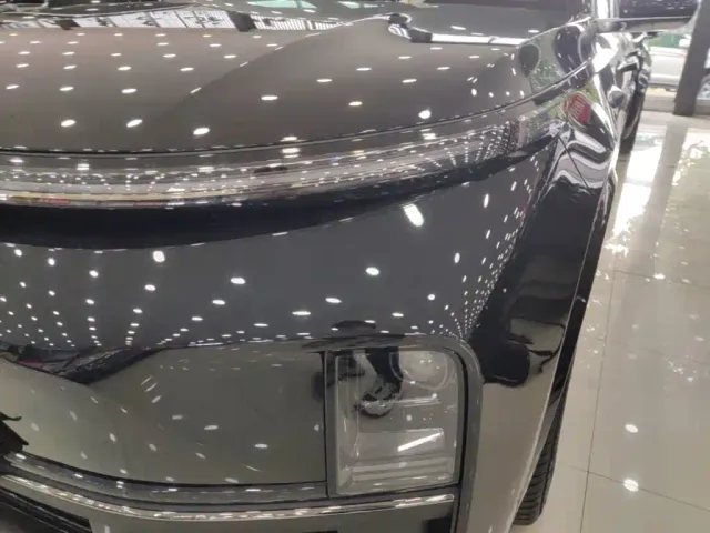 Li Auto L8 — Фото автомобиля 23