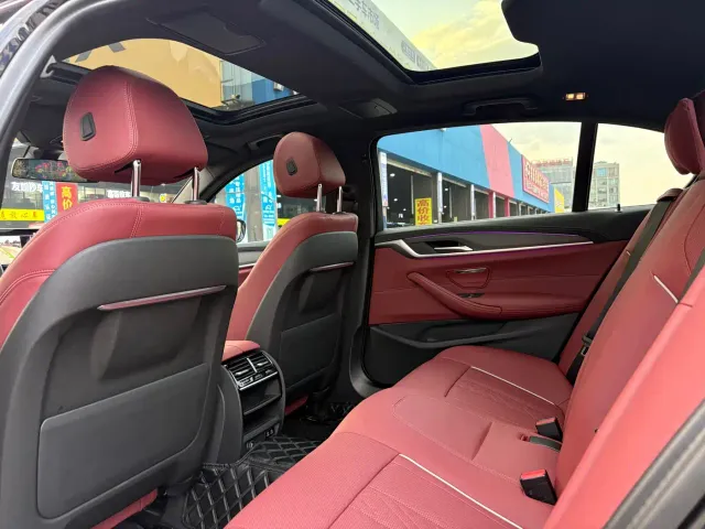 BMW 5 Series — Фото автомобиля 15
