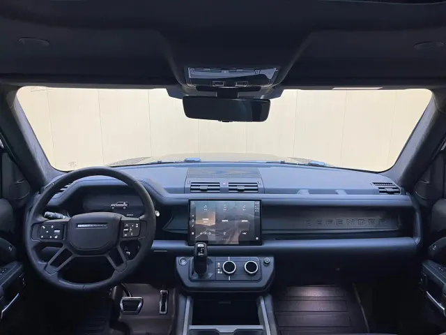 Land Rover Defender — Фото автомобиля 4