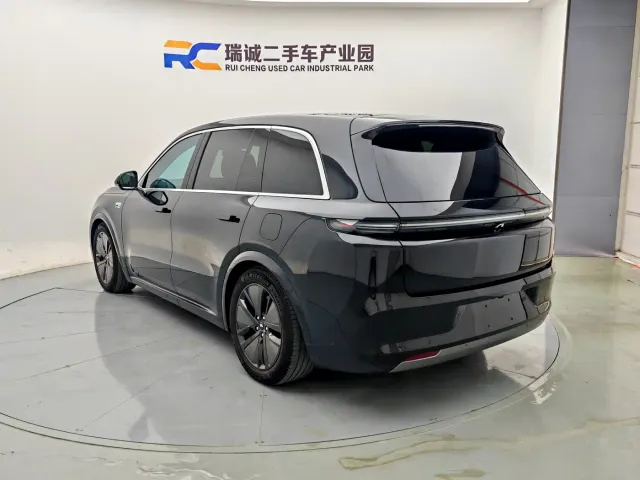 Li Auto Li L8 2024 Pro — Фото автомобиля 19