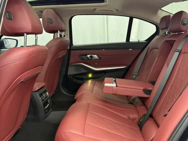 BMW 3 Series — Фото автомобиля 13