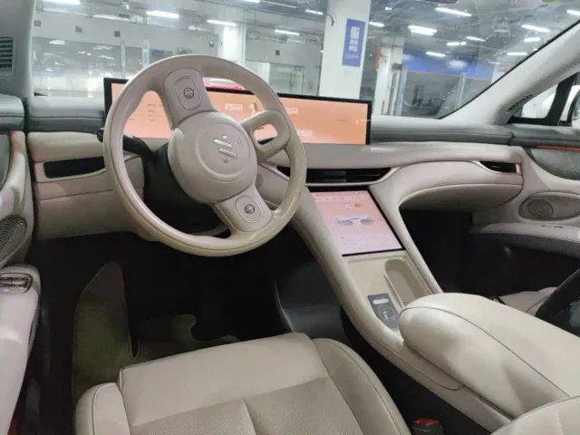 IM Motors LS6 — Фото автомобиля 4