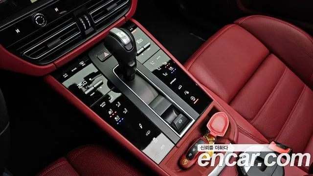 Porsche Macan — Фото автомобиля 9