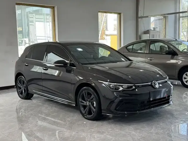 Volkswagen Golf — Фото автомобиля 3