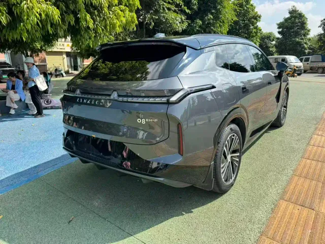 Lynk & Co 08 EM-P — Фото автомобиля 6