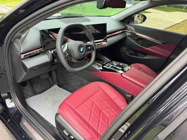 BMW 5 Series — Фото автомобиля 23