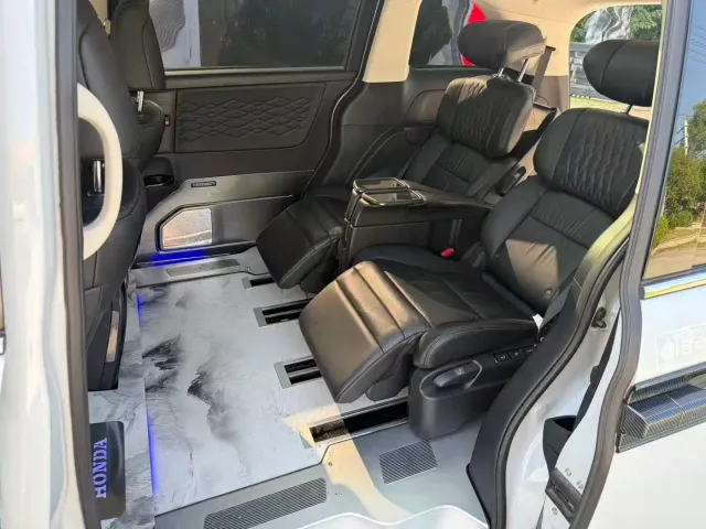 Honda Elysion — Фото автомобиля 13