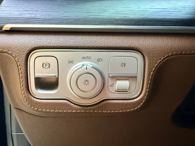 Mercedes-Benz GLS-Class — Фото автомобиля 21