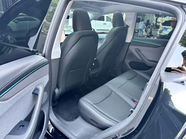 Tesla Model Y — Фото автомобиля 5