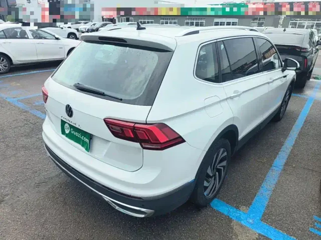 Volkswagen Tiguan L — Фото автомобиля 6