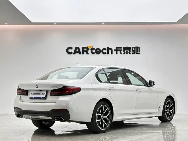 BMW 5 Series — Фото автомобиля 5