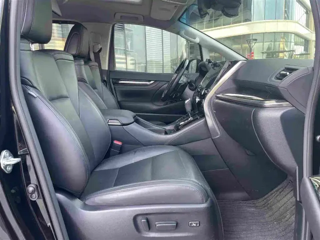 Toyota Vellfire — Фото автомобиля 14