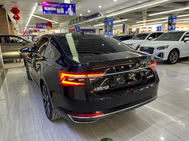Skoda Superb — Фото автомобиля 6