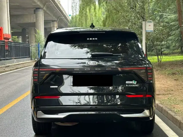 Ford Edge — Фото автомобиля 5