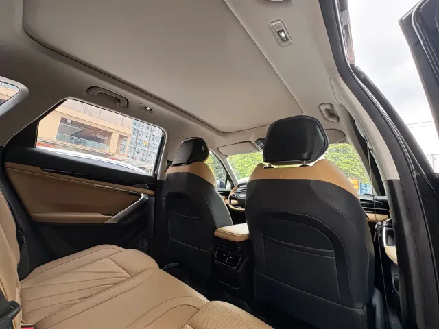 Geely Boyue L — Фото автомобиля 13