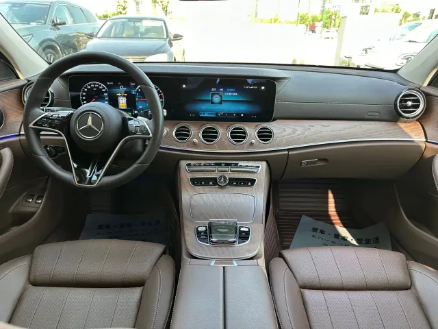 Mercedes-Benz E-Class — Фото автомобиля 15