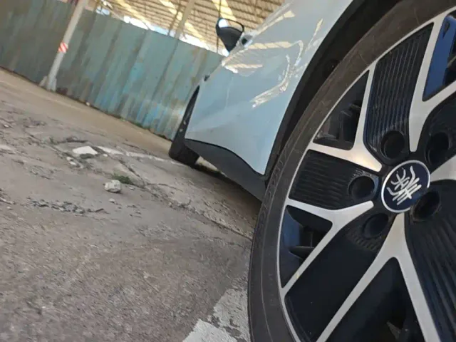 BYD Qin L — Фото автомобиля 21