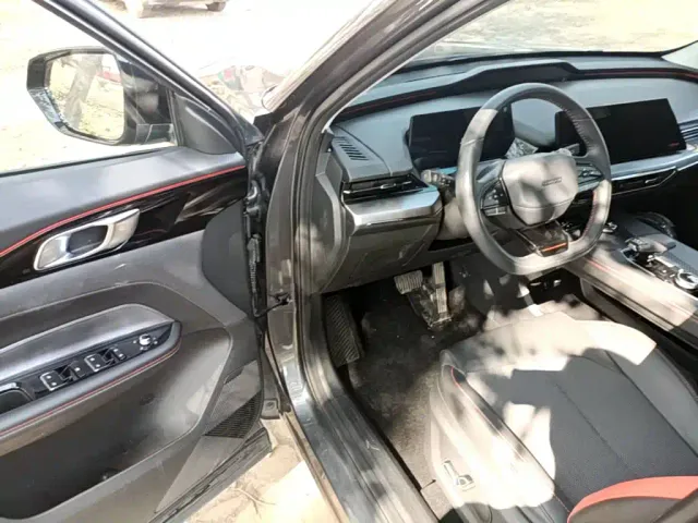 Changan Z6 — Фото автомобиля 15