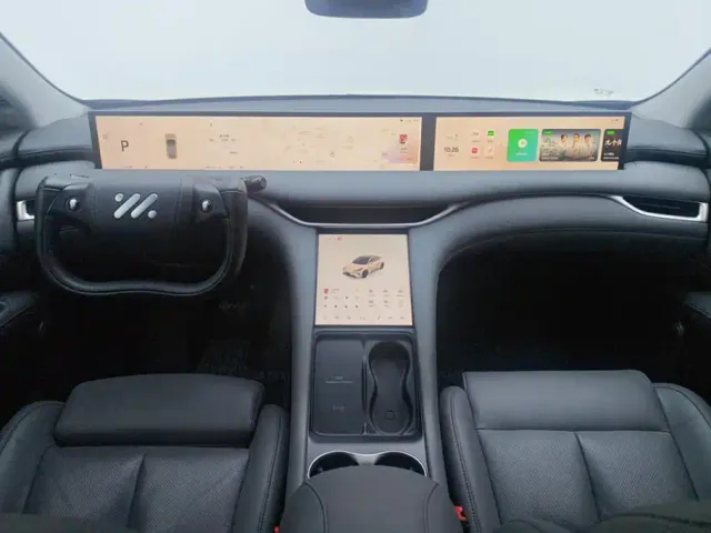 IM Motors LS6 — Фото автомобиля 12
