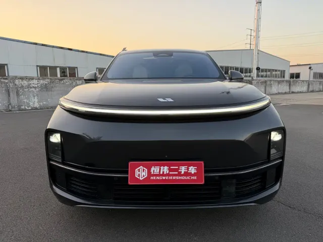 Li Auto L8 — Фото автомобиля 2