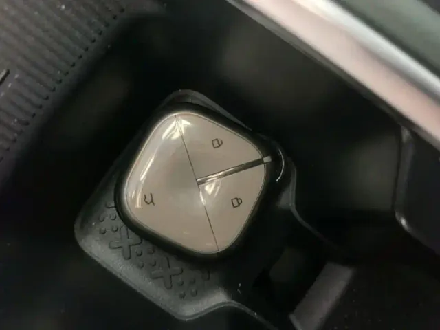 Baojun Yep Plus — Фото автомобиля 8