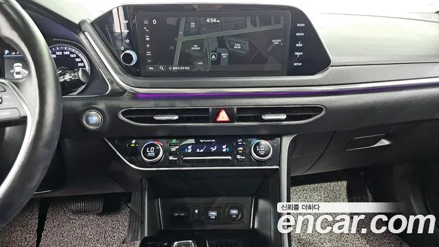 Hyundai Sonata Sonata (DN8) 2.0 LPG(Для проката) — Фото автомобиля 12