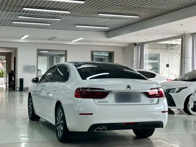 Citroen C6 — Фото автомобиля 22