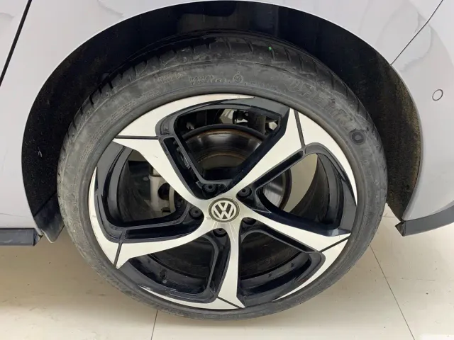 Volkswagen Golf — Фото автомобиля 7