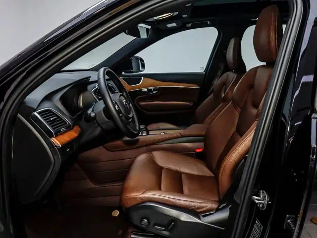 Volvo XC90 — Фото автомобиля 9
