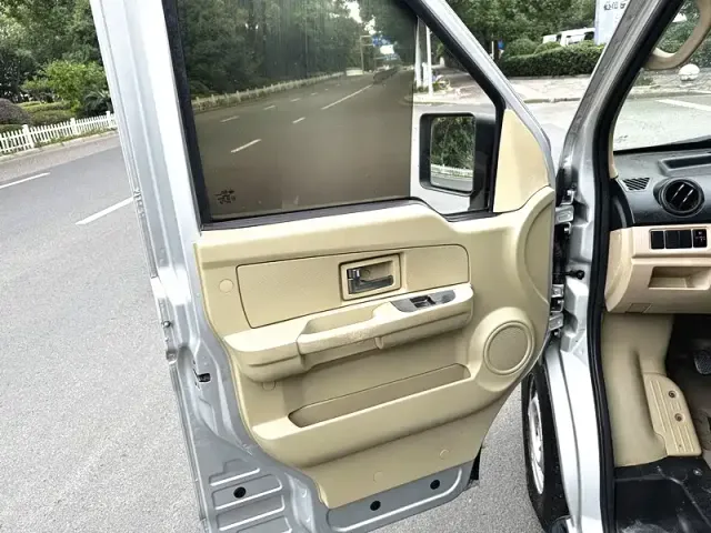 Dongfeng Xiaokang C37 — Фото автомобиля 10