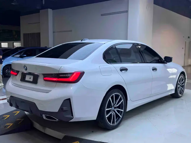 BMW 3 Series — Фото автомобиля 6