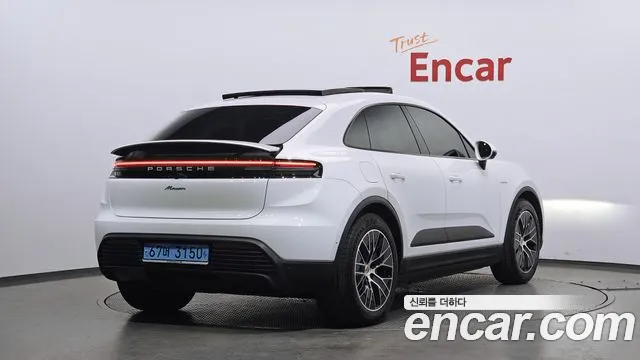 Porsche Macan — Фото автомобиля 2