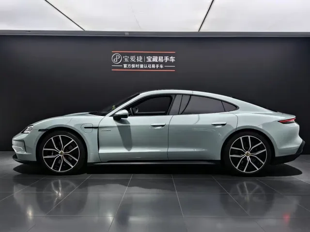 Porsche Taycan — Фото автомобиля 2