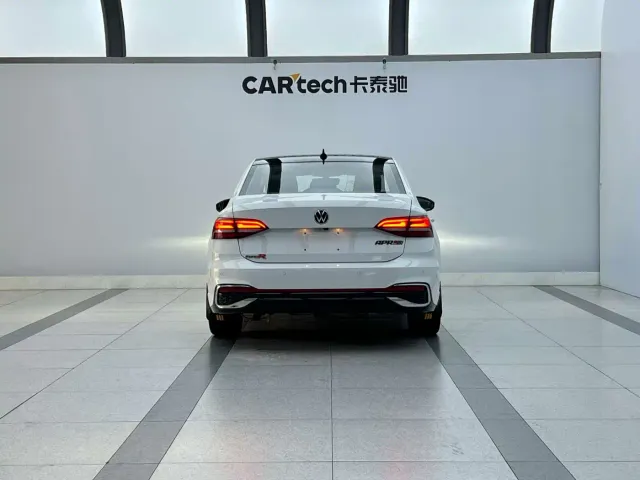 Volkswagen Lavida — Фото автомобиля 4