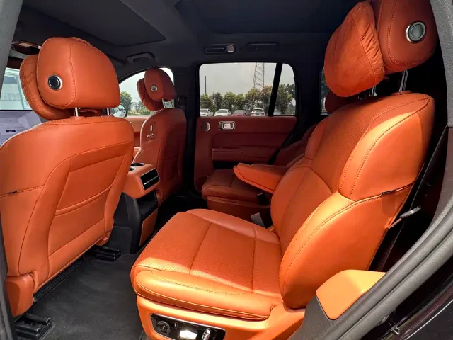Li Auto L8 — Фото автомобиля 9