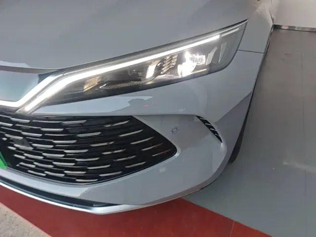 BYD Qin L — Фото автомобиля 17