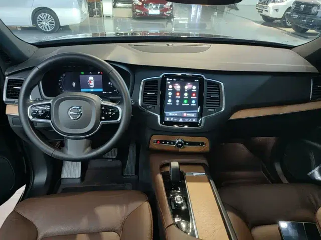 Volvo XC90 — Фото автомобиля 9