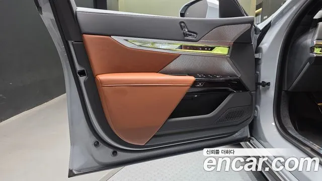 BMW 7 Series G70 — Фото автомобиля 24