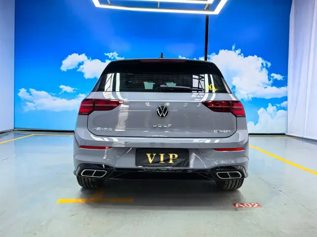 Volkswagen Golf — Фото автомобиля 5