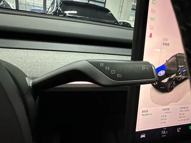 Tesla Model Y — Фото автомобиля 20