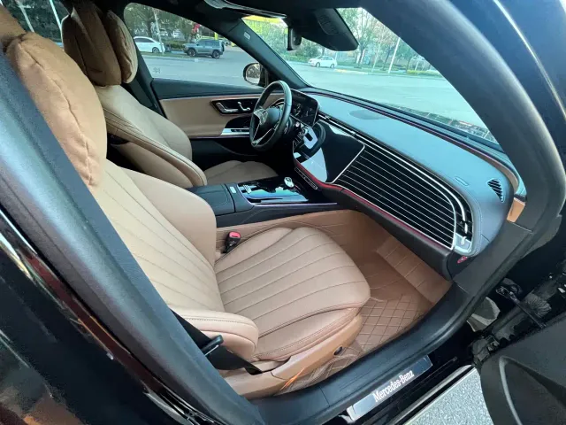 Mercedes-Benz E-Class — Фото автомобиля 14