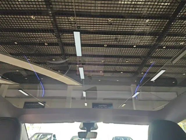 Tesla Model Y — Фото автомобиля 17