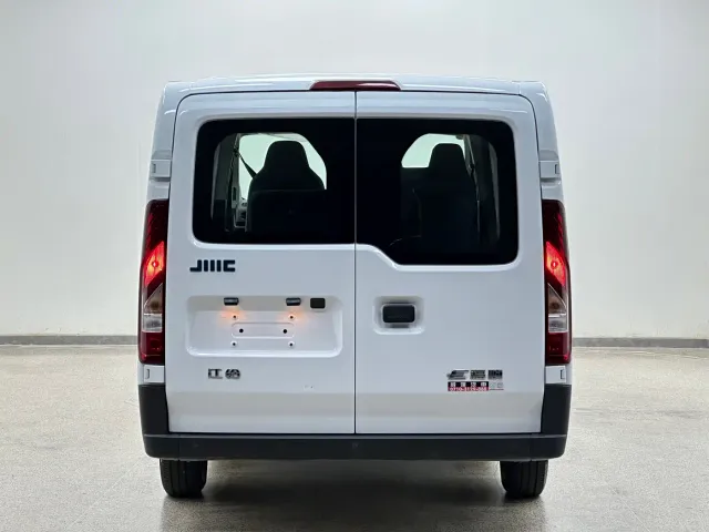 JMC E-Fushun — Фото автомобиля 5