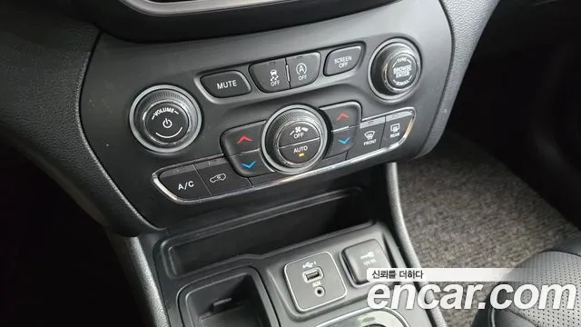 Jeep Cherokee Cherokee(KL) 2.4 Limited 2WD — Фото автомобиля 29