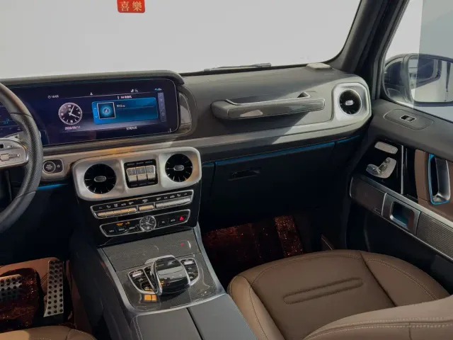 Mercedes-Benz G-Class — Фото автомобиля 8
